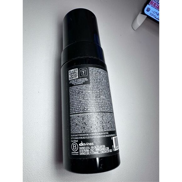 Davines OI Soufflé Bodifying Foam for Softness and Shine 4.23oz - Picture 2 of 5